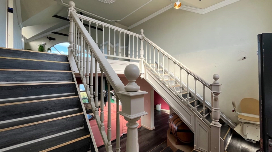 6 Bedroom Property for Sale in Herolds Bay Western Cape